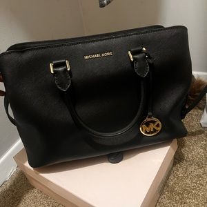 BLACK MICHAEL KORS TOTE BAG